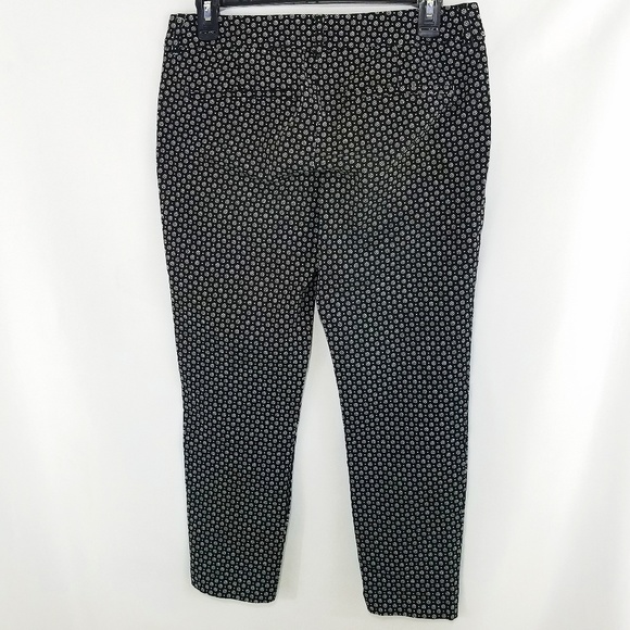 Old Navy Pixie Mid-Rise Black/White Floral Pants 6 - Picture 5 of 6